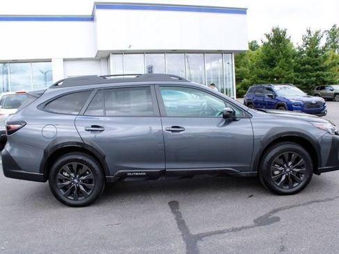 Used 2025 Subaru Outback Onyx Edition AWD/4WD image 2