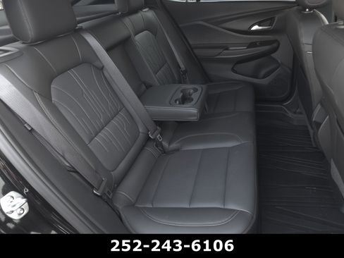 Used 2025 Buick Envista Avenir FWD image 33