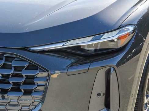 Used 2025 Audi Q5 Premium w/ Convenience Package image 7