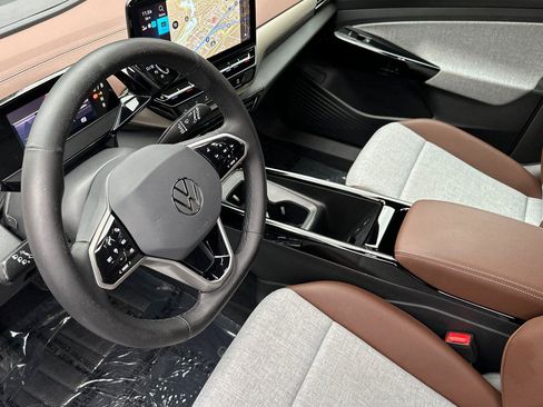 Used 2023 Volkswagen ID.4 2WD image 9