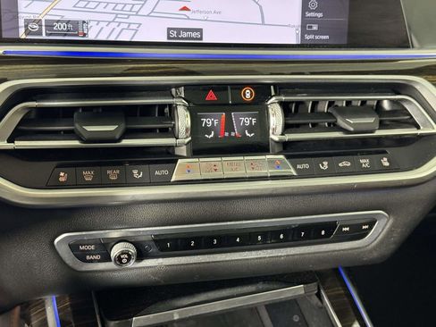 Used 2020 BMW X7 xDrive40i w/ M Sport Package image 28