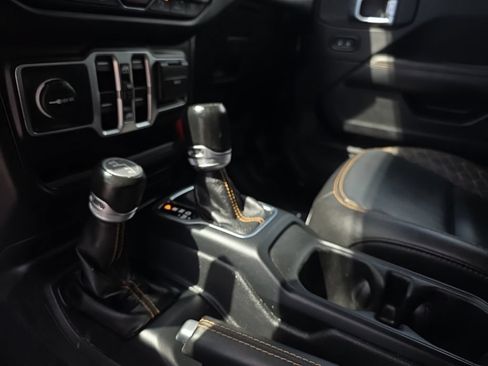 Used 2021 Jeep Gladiator Overland AWD/4WD image 19