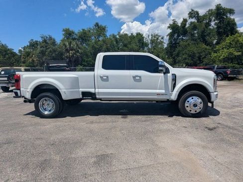 Used 2025 Ford F450 Platinum w/ Platinum Plus Package AWD/4WD image 4