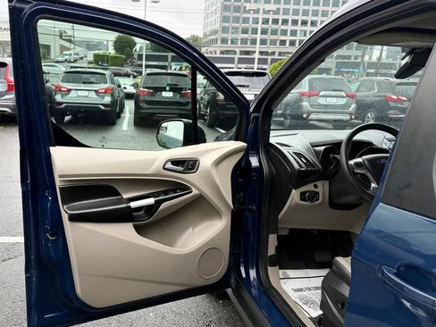 Used 2016 Ford Transit Connect Titanium FWD image 9
