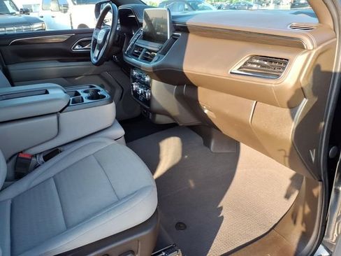 Used 2022 GMC Yukon XL SLE w/ Gmc Pro Safety Plus Package AWD/4WD image 26