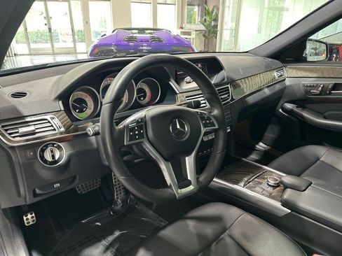 Used 2016 Mercedes-Benz E 350 4MATIC Sedan image 3