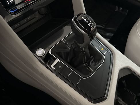 Certified 2024 Volkswagen Tiguan SE R-Line FWD image 20