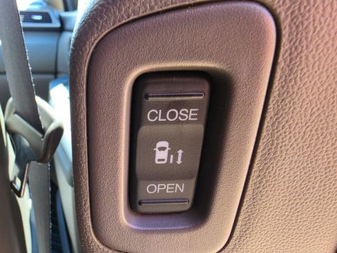 Used 2016 Honda Odyssey EX-L image 13