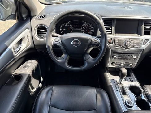 Used 2019 Nissan Pathfinder SL AWD/4WD image 30