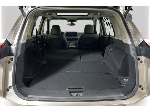 Used 2024 Nissan Rogue SL w/ SL Premium Package FWD image 27