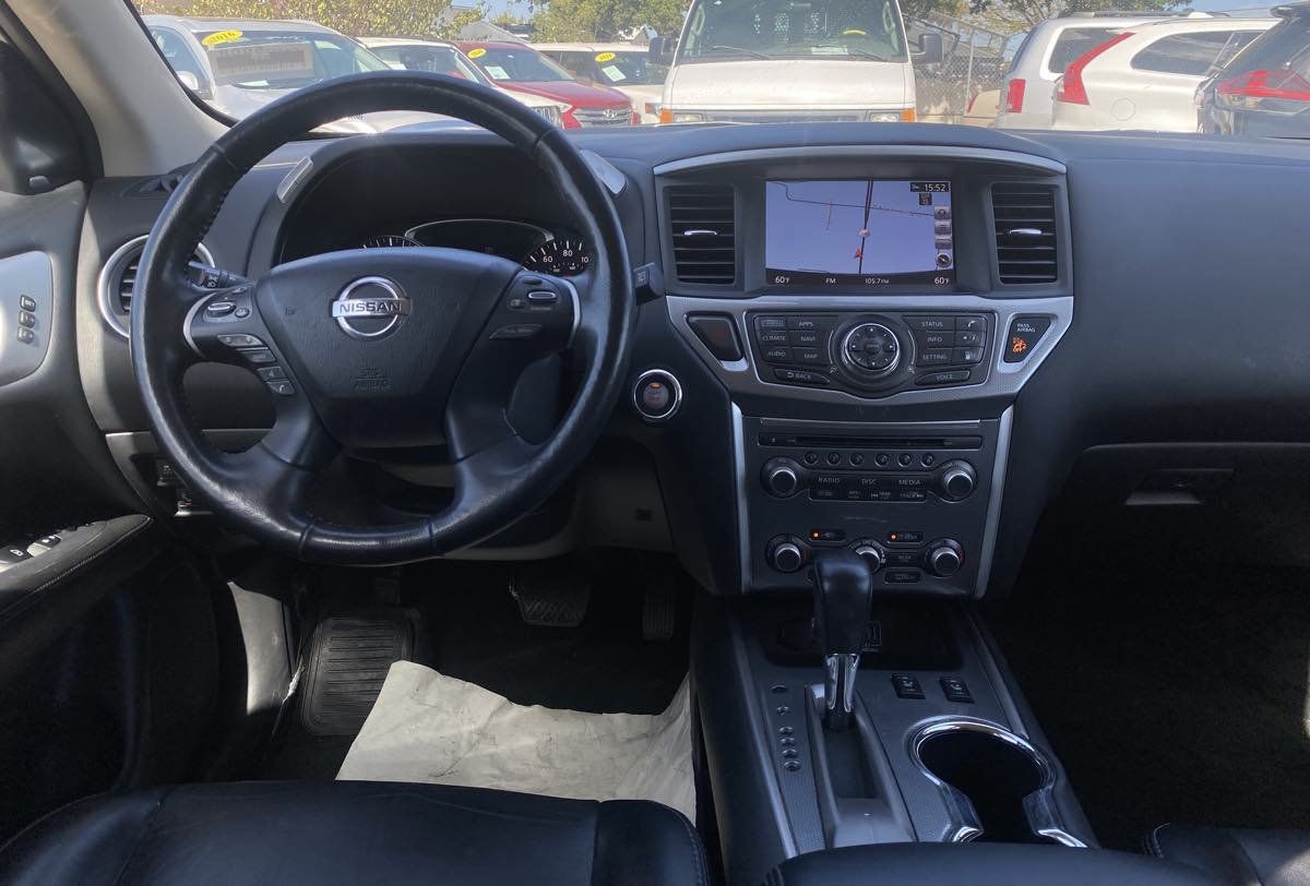 Used 2019 Nissan Pathfinder SL FWD image 13