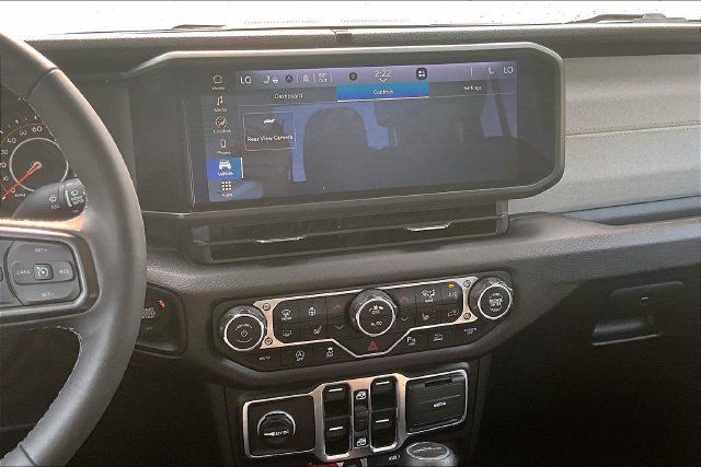 Used 2025 Jeep Gladiator Sport AWD/4WD image 6