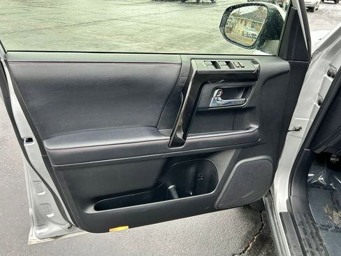 Used 2023 Toyota 4Runner TRD Off-Road Premium w/ Off Road Premium Plus Package image 9