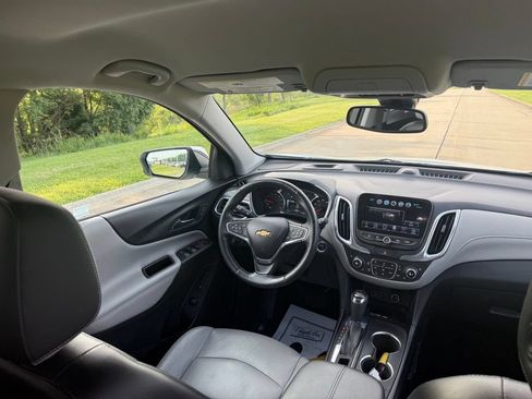 Used 2018 Chevrolet Equinox Premier FWD image 22