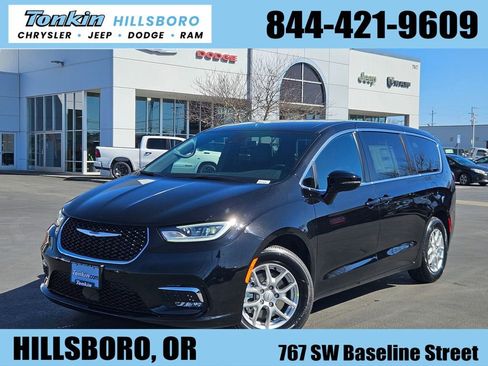 New 2026 Chrysler Pacifica Select image 1