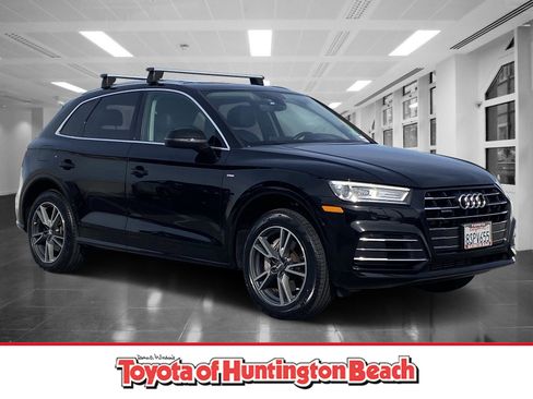 Used 2020 Audi Q5 e Premium w/ Convenience Package image 1