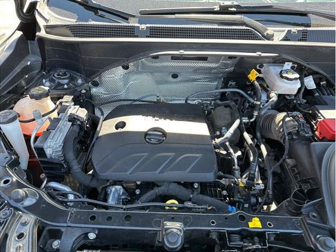 Used 2022 Buick Encore GX Essence w/ Experience Buick Package FWD image 24