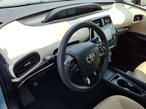 Certified 2022 Toyota Prius LE AWD/4WD image 6
