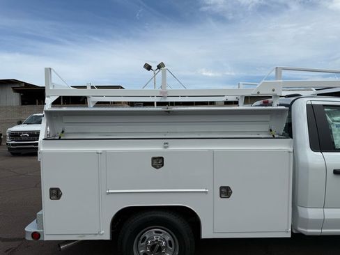 New 2026 Ford F250 XL w/ XL Chrome Package image 10