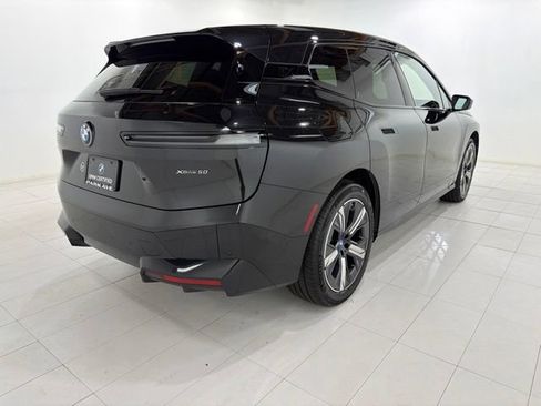 Used 2024 BMW iX xDrive50 w/ Sport Package AWD/4WD image 5