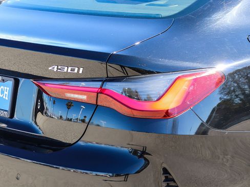 Used 2022 BMW 430i Coupe w/ Convenience Package image 10