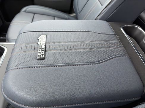 Used 2025 Chevrolet Silverado 3500 High Country image 21