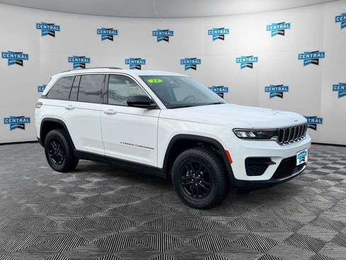 Certified 2023 Jeep Grand Cherokee Laredo w/ Luxury Tech Group I AWD/4WD image 8