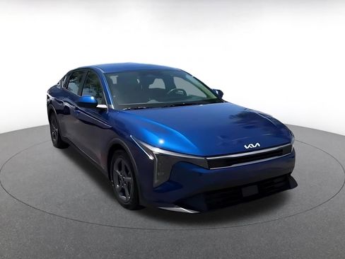 Used 2025 Kia K4 FWD image 3