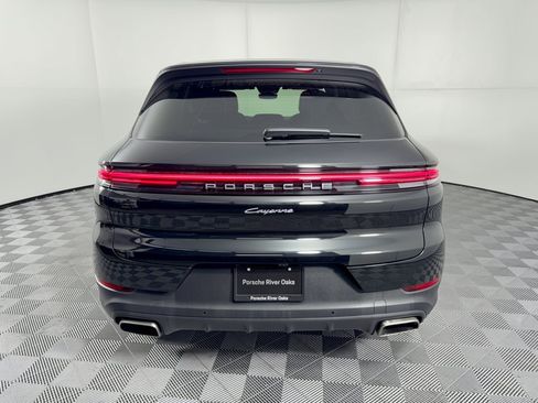 Certified 2026 Porsche Cayenne AWD/4WD image 11