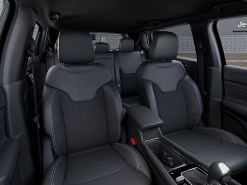 New 2026 Jeep Compass Latitude AWD/4WD image 17