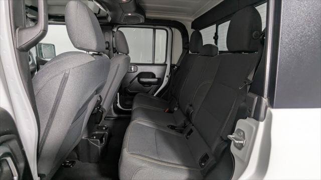 Used 2025 Jeep Gladiator Sport AWD/4WD image 14