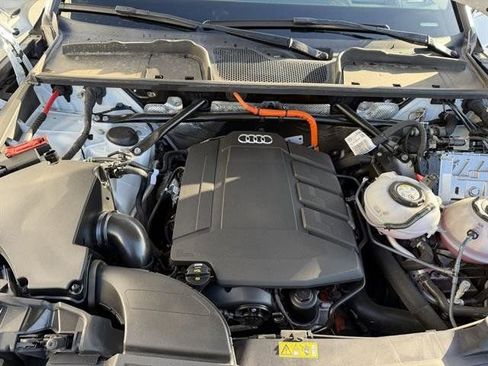 Used 2020 Audi Q5 e Prestige w/ Prestige Package image 14