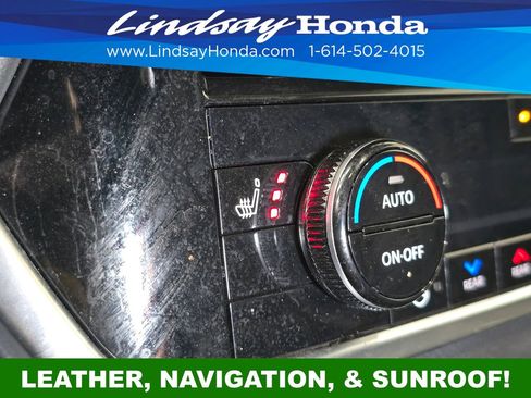 Used 2023 Nissan Rogue SL w/ SL Premium Package image 19