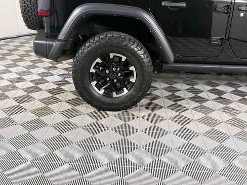 Used 2024 Jeep Wrangler Unlimited Rubicon 4xe w/ Safety Group AWD/4WD image 13