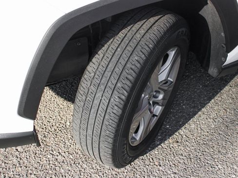 Used 2023 Toyota RAV4 XLE image 43