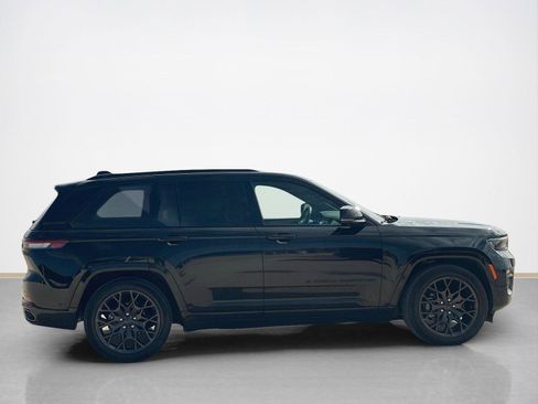 Used 2025 Jeep Grand Cherokee Summit image 9