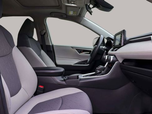 Used 2019 Toyota RAV4 XLE image 36