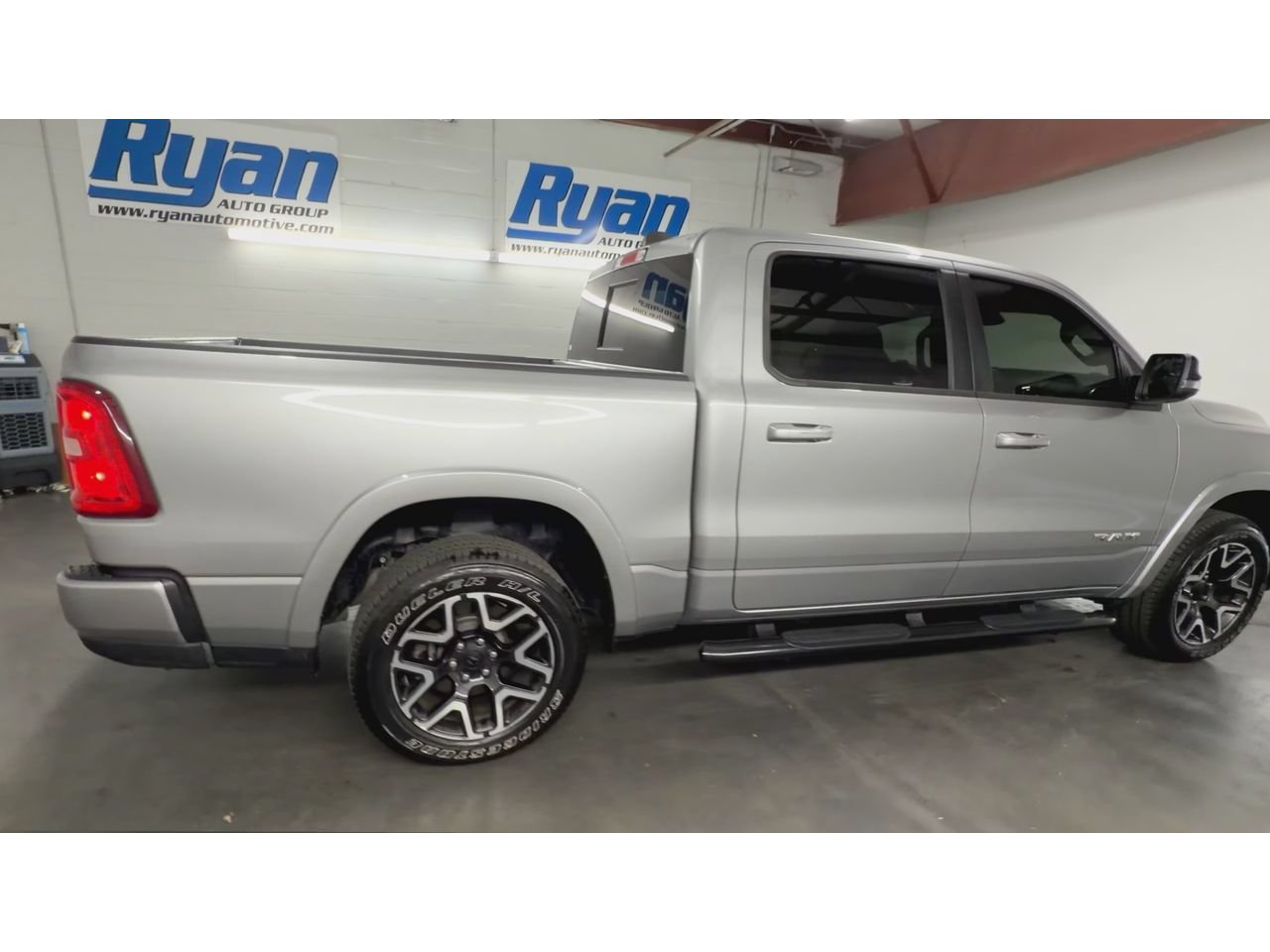 Used 2025 RAM 1500 Laramie w/ Sport Appearance Package AWD/4WD image 9