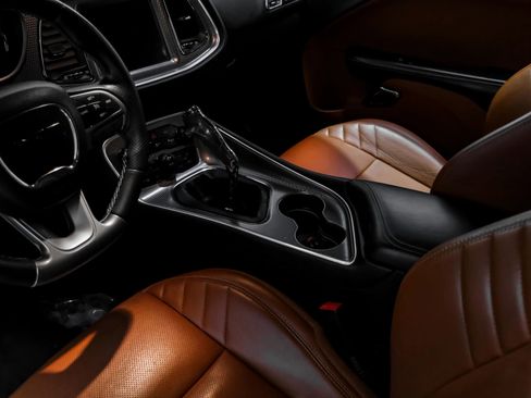 Used 2016 Dodge Challenger SRT Hellcat image 19