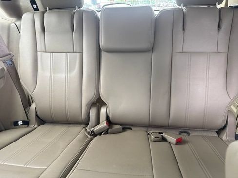 Used 2013 Chrysler Town & Country Touring FWD image 21