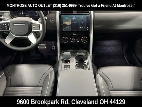 New 2024 Land Rover Discovery Dynamic SE image 27