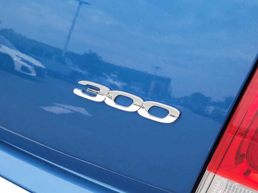 Certified 2021 Chrysler 300 Touring RWD image 7
