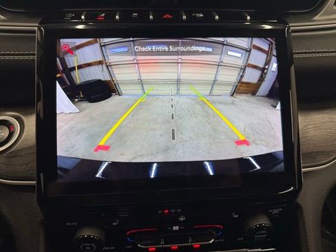 Used 2023 Jeep Grand Cherokee L Limited w/ Black Appearance Package image 22