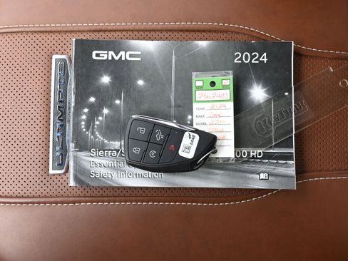Used 2024 GMC Sierra 2500 Denali Ultimate AWD/4WD image 20