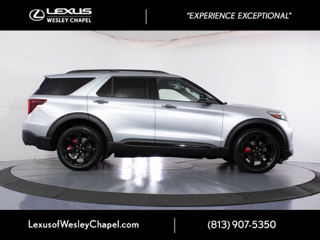 Used 2023 Ford Explorer ST w/ Equipment Group 401A AWD/4WD image 2