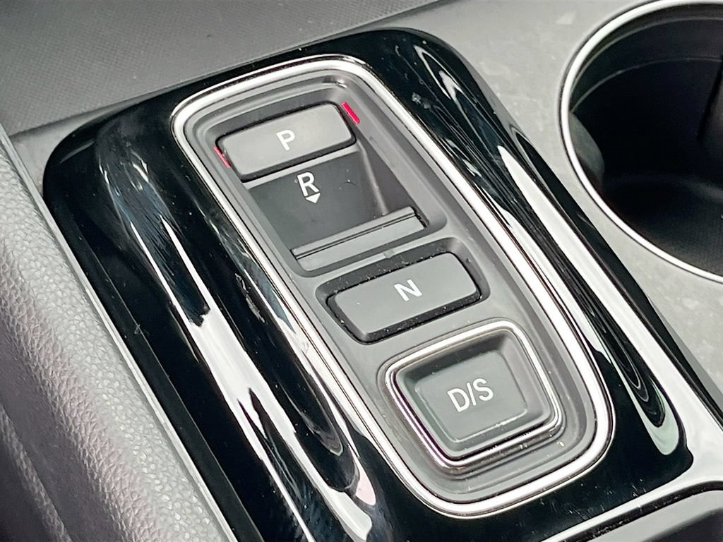 Used 2025 Honda Pilot Sport image 16