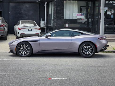 Used 2017 Aston Martin DB11 V12 RWD image 4