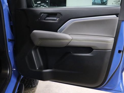 Used 2025 Chevrolet Colorado ZR2 w/ Technology Package AWD/4WD image 22