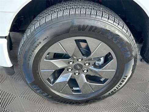 Used 2025 Ford F150 Lightning Flash image 31