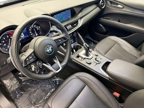 Used 2023 Alfa Romeo Stelvio Sprint AWD/4WD image 7